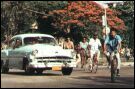 Las calles de La Habana. Una mezcla de coches antiguos y bicicleas.